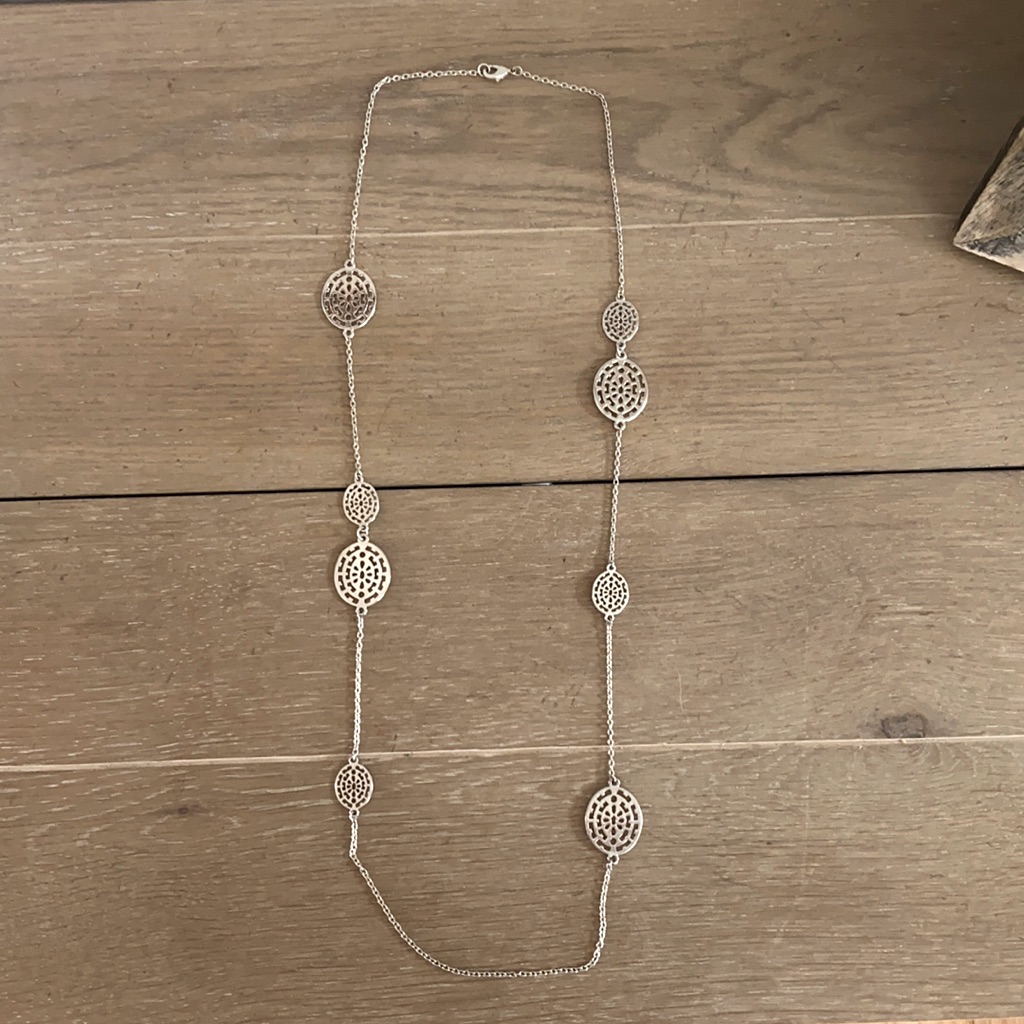 Forever 21 Long Silver Chain Necklace 7$